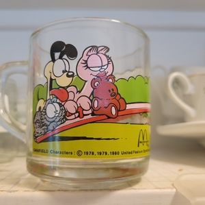 Small vintage mug Garfield theme